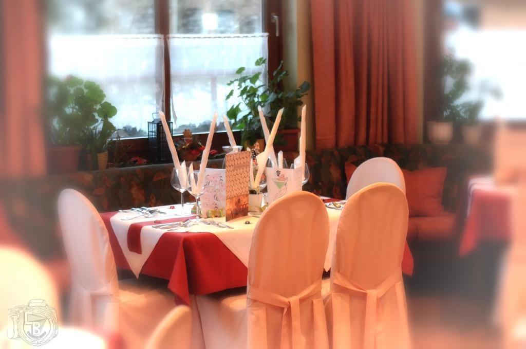 Ferienhotel Lindenhof Леоганг Екстериор снимка