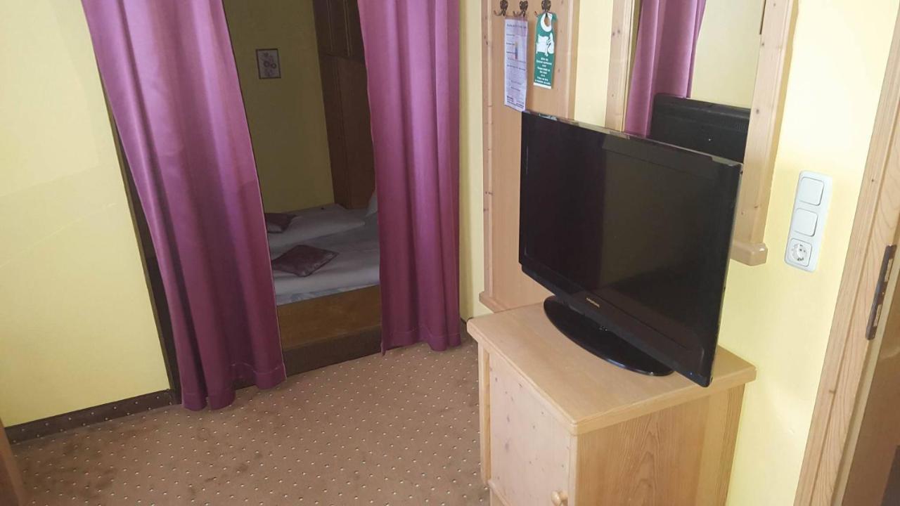 Ferienhotel Lindenhof Леоганг Екстериор снимка